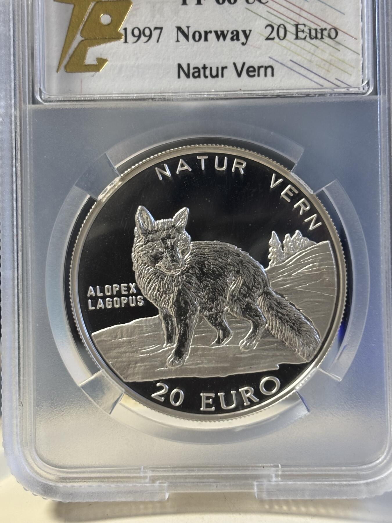 第181期拍卖 挪威1997年珍稀动物北极蓝狐纪念银币评级66分，925银，25克，有氧化