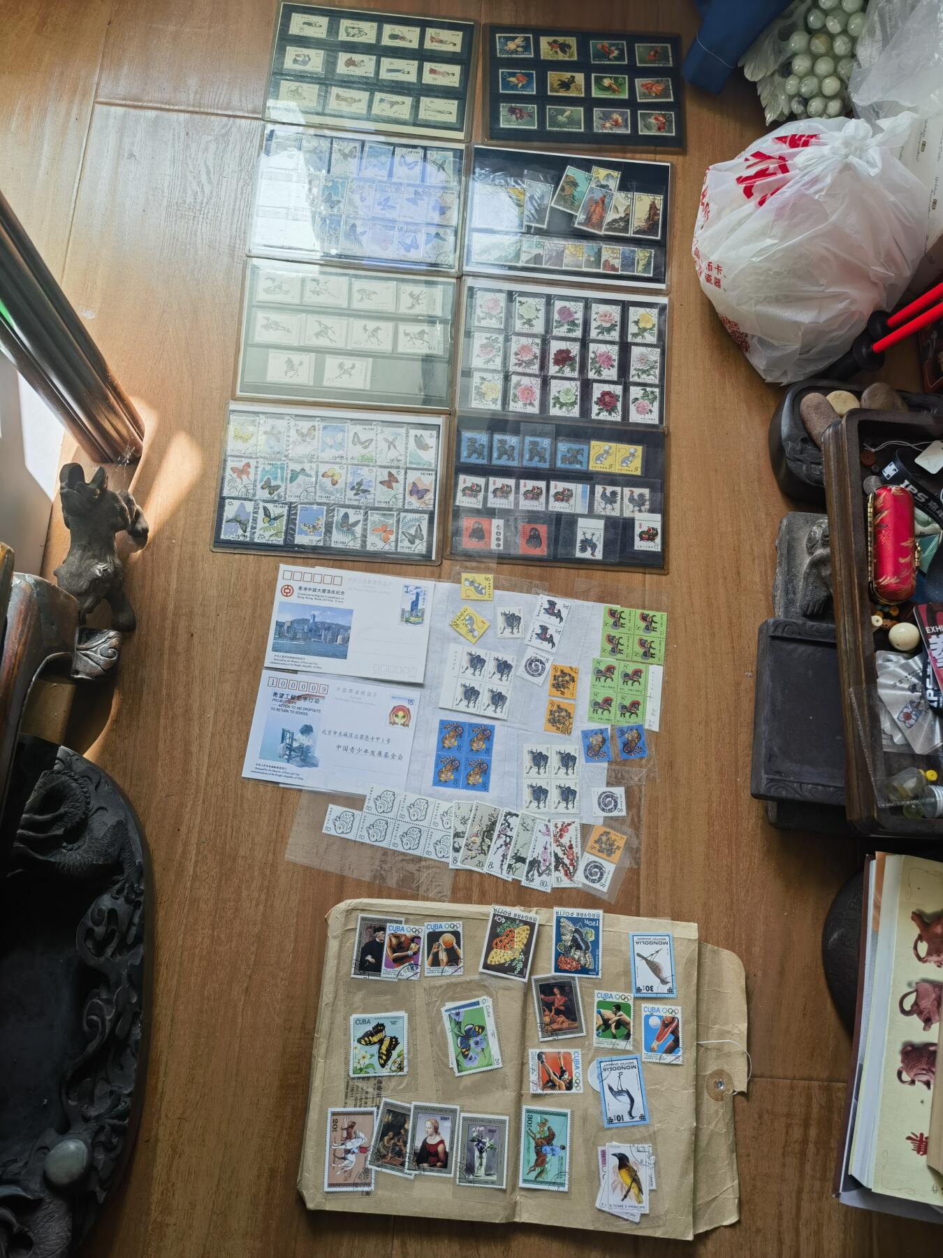 黄永玉雕刻一轮生肖票猴金鱼徐悲鸿奔马等老邮票一批