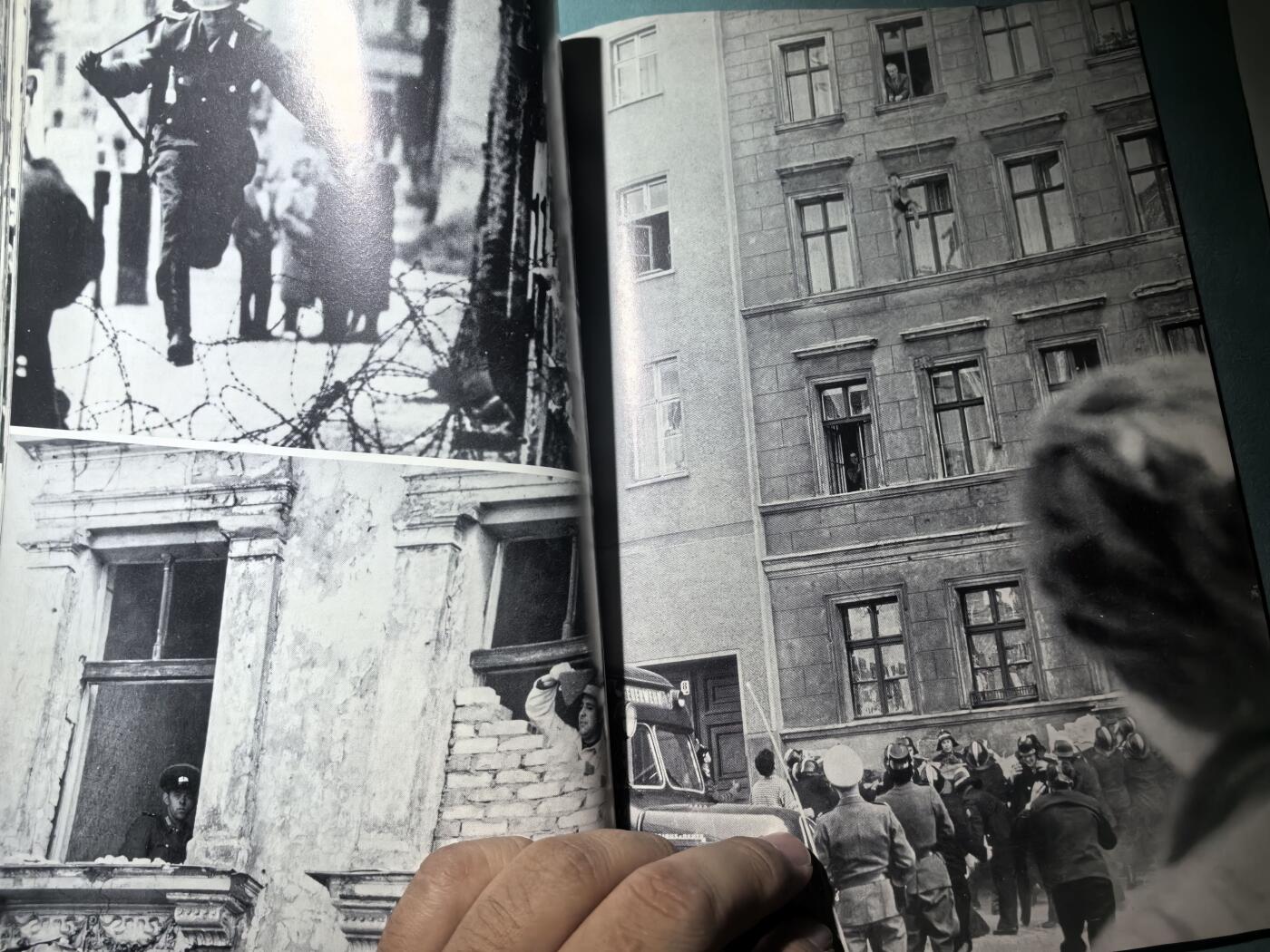 盛世勋华——号角文化勋章邮票专场拍卖第287期 德文版图册 柏林：从前线城市到欧洲之桥