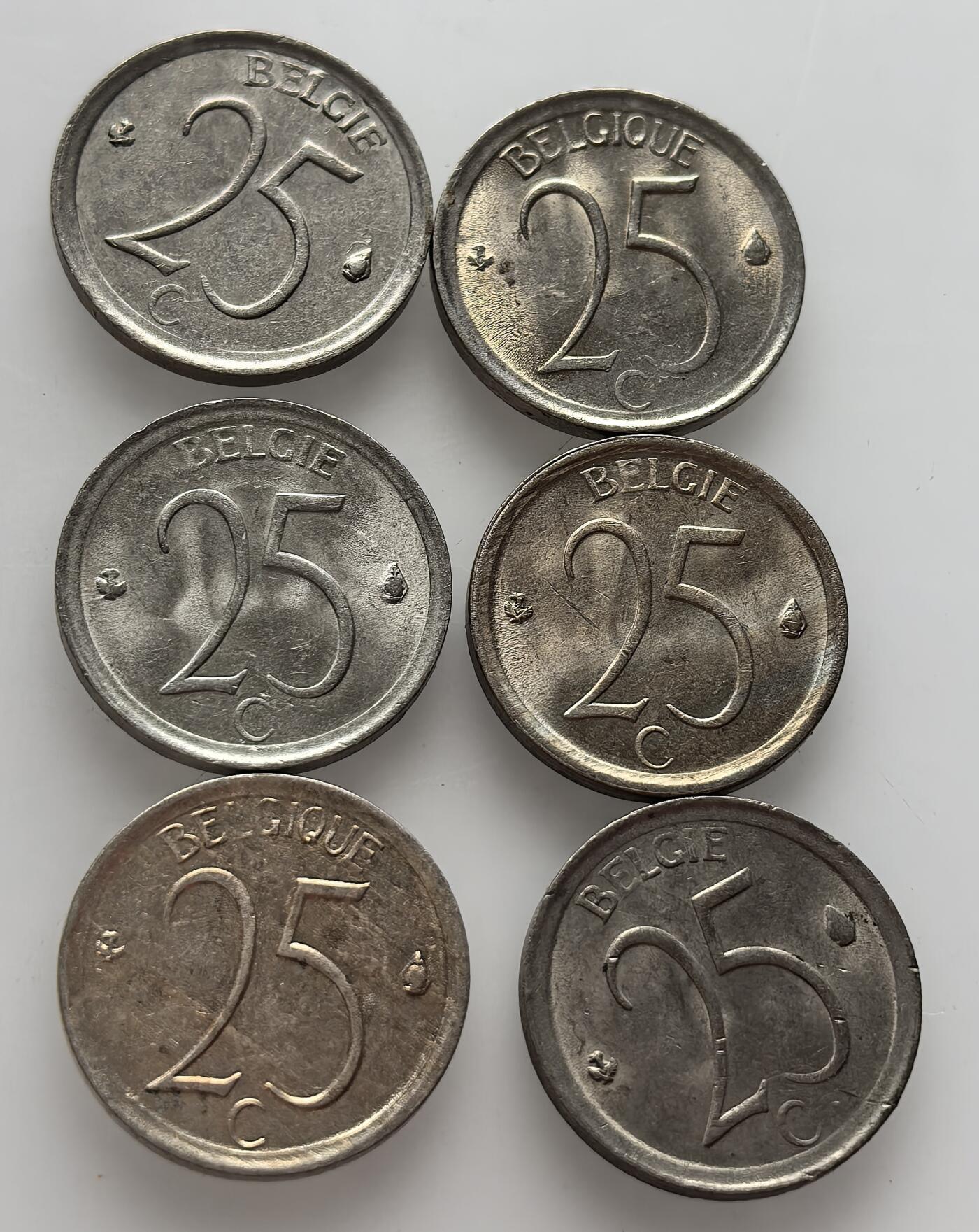  外国优质老铜币银币，周六九点倒数截拍，满百包邮，可寄存半年，喜欢朋友微信扫描二维码可直接参拍