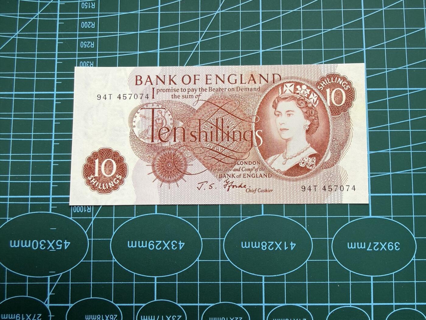 【炜奕收藏】，第五十期 英国C序列10先令，UNC品相