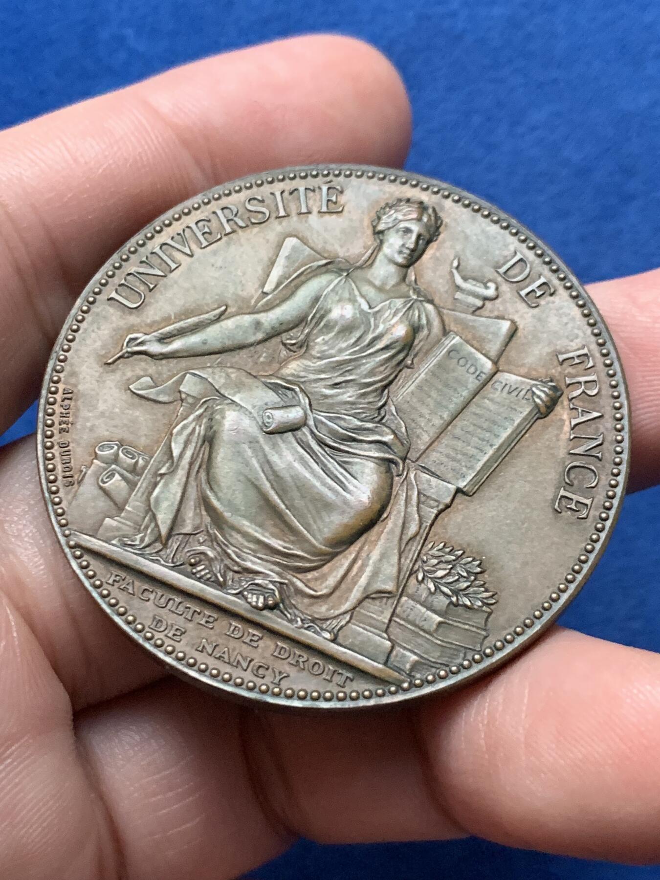 《竞宝斋》第436场 周日，周一2场连拍 （全场包邮） 1882年法兰西大学普瓦捷法学院纪念铜章 45克 45.2mm 丰饶角铜标