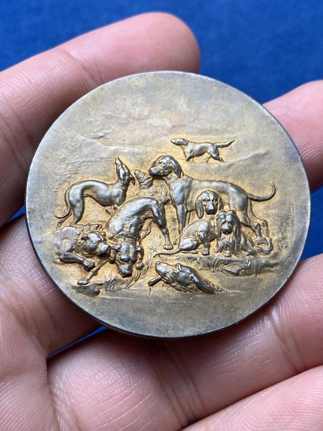 《竞宝斋》第436场 周日，周一2场连拍 （全场包邮） 1908年法国犬类博览会镀金银章 丰饶角1银标 44.25克 44mm