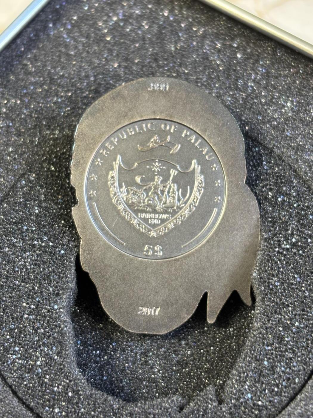 第181期拍卖 帕劳2017年海盗骷髅头1盎司3D立体异形仿古银币，999银，发行2500枚