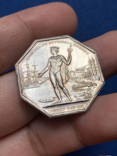 《竞宝斋》第436场 周日，周一2场连拍 （全场包邮） - 法国波尔多市商业经纪人八角银质代币，30.7MM，13.55克，丰饶角边铭，底光不错，底板犀利，细节见图。