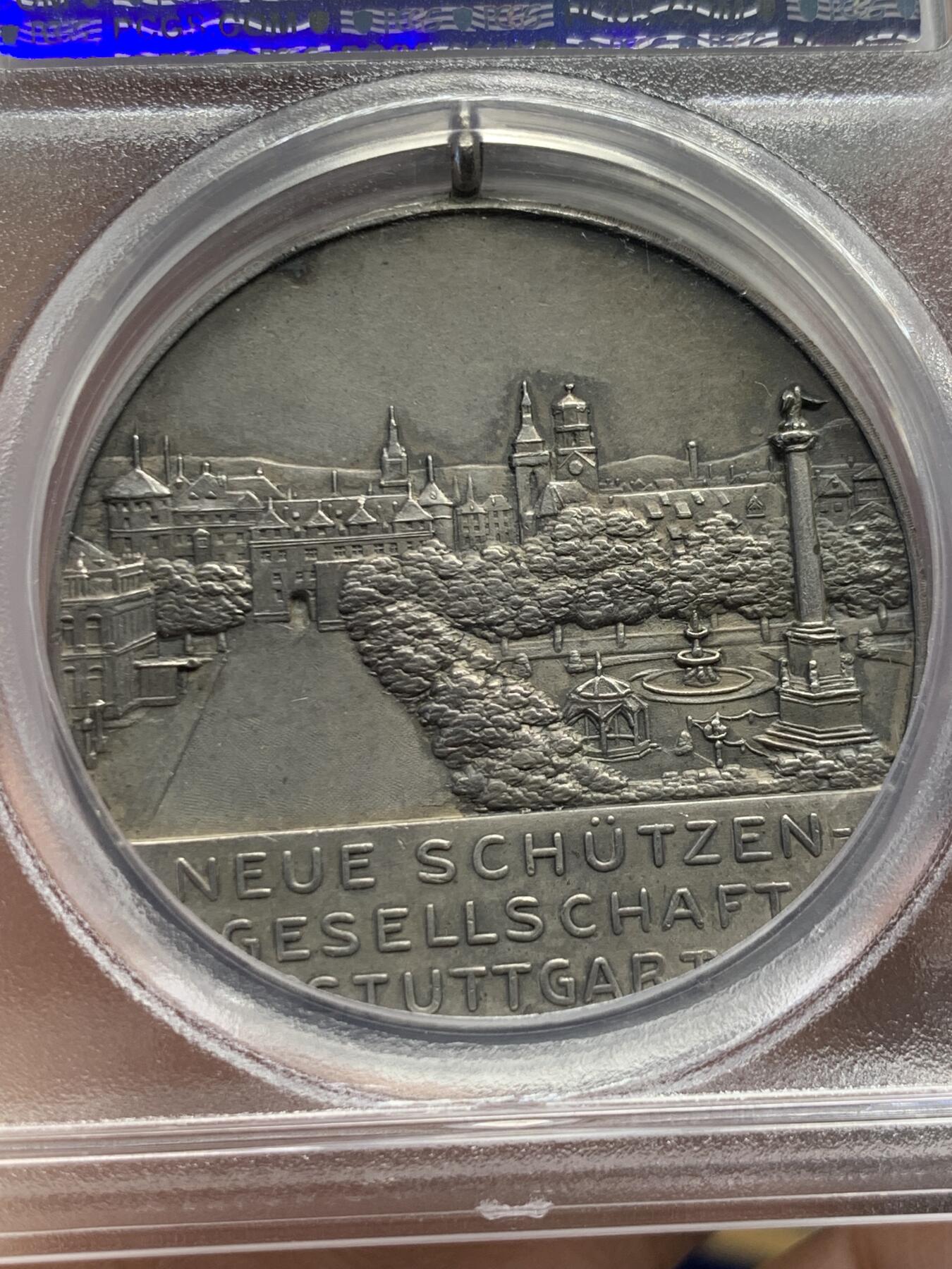 《竞宝斋》第436场 周日，周一2场连拍 （全场包邮） PCGS MS62 德国 1912年 射击节银章 人物精彩 景观细腻 双面高浮雕值得收藏 P加厚盒装