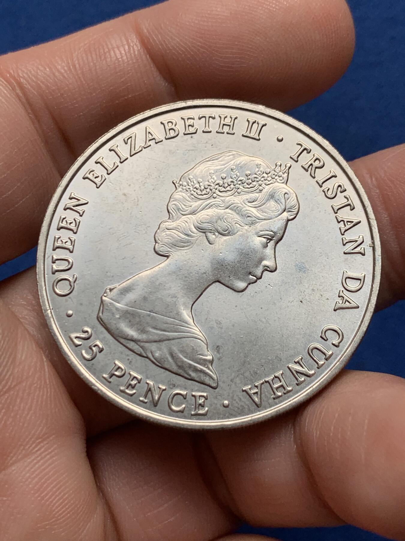 《竞宝斋》第436场 周日，周一2场连拍 （全场包邮） 英国1980年伊丽莎白二世80岁生日25便士纪念币 状态不错 38.5mm