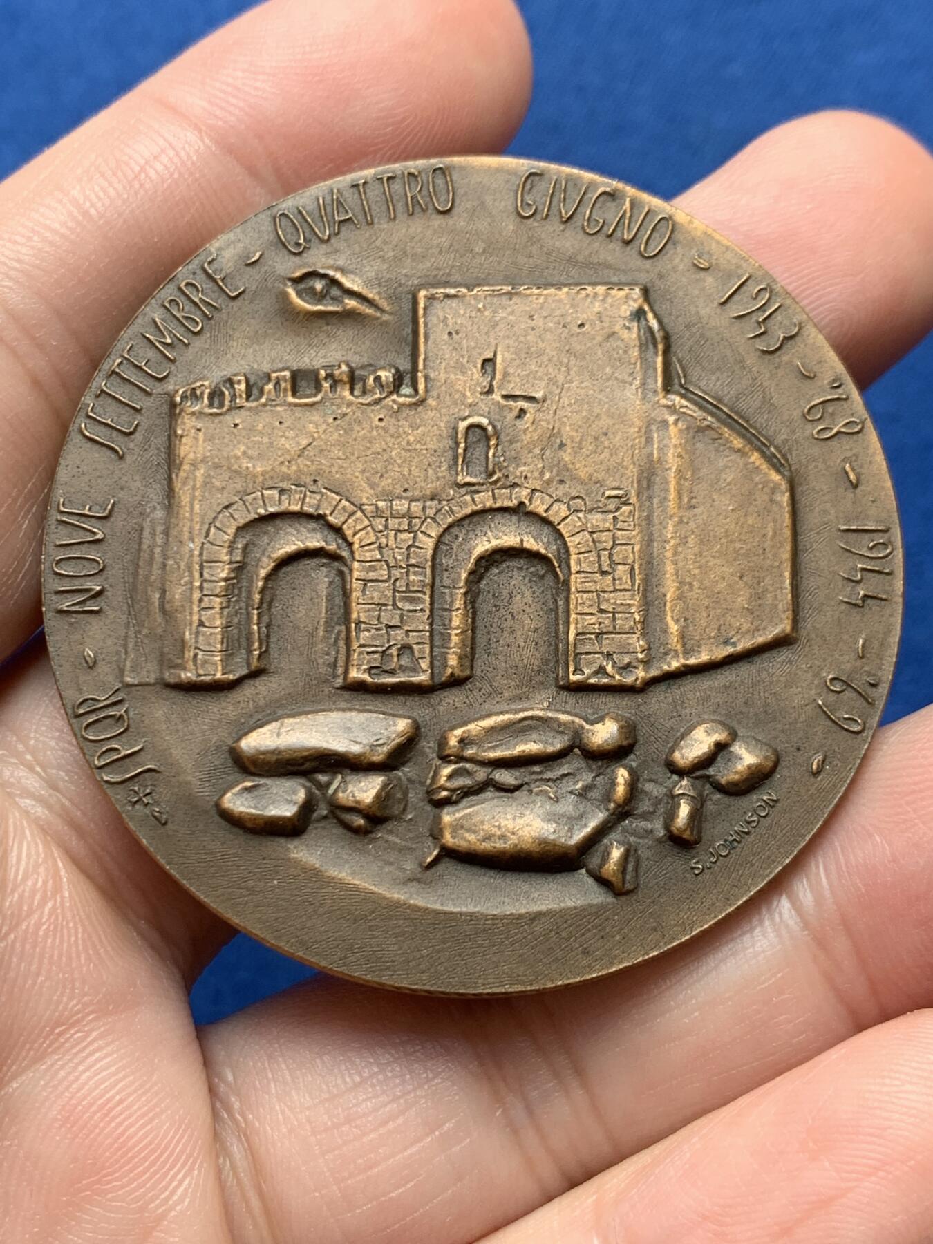 《竞宝斋》第436场 周日，周一2场连拍 （全场包邮） 罗马抵抗运动和解放25周年纪念章 47.9克 49.8mm