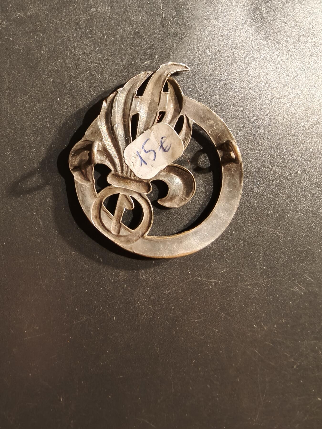 老王徽章第162期  法国外籍军团第1步兵团贝雷帽徽