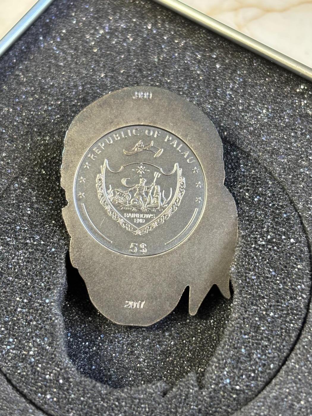 第181期拍卖 帕劳2017年海盗骷髅头1盎司3D立体异形仿古银币，999银，发行2500枚