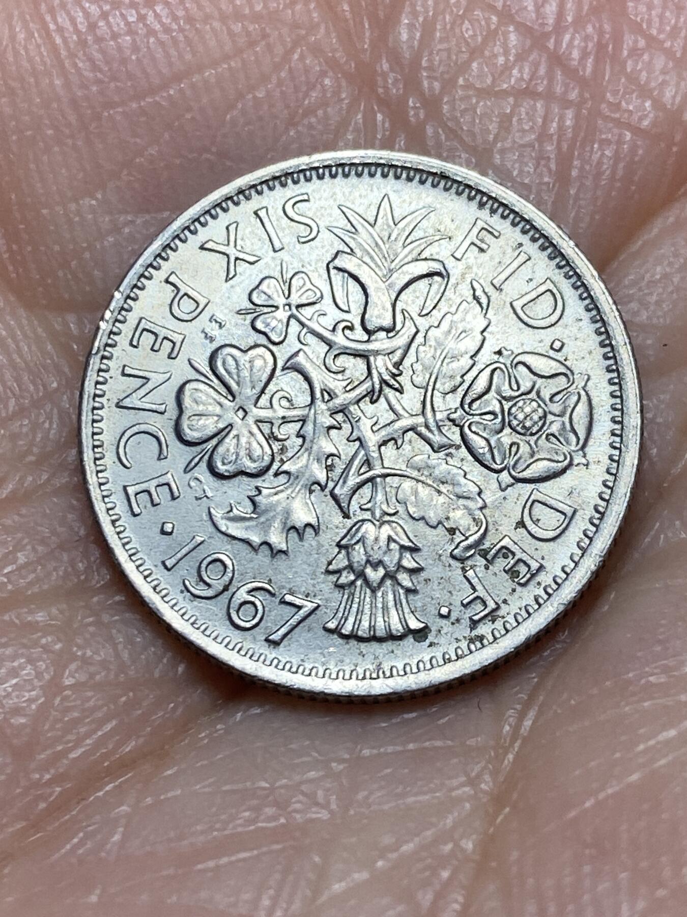 2025年第一百二十六场(总第一百五十二场）外国好品散币(免佣金) 英国🇬🇧1967年6便士(伊丽莎白二世青年桂冠第二版，普制币关门年)