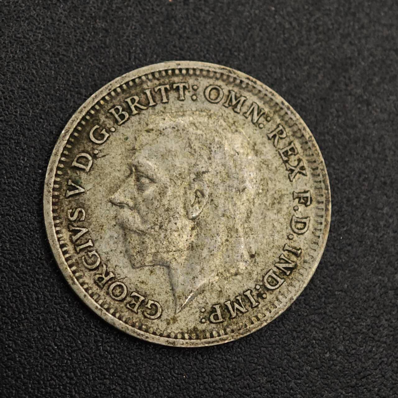 【淘币小摊】实时拍第七百九十三拍   散币场   满百包邮可预留二周 每周一统一发货   英国1934年乔治五世3便士银币