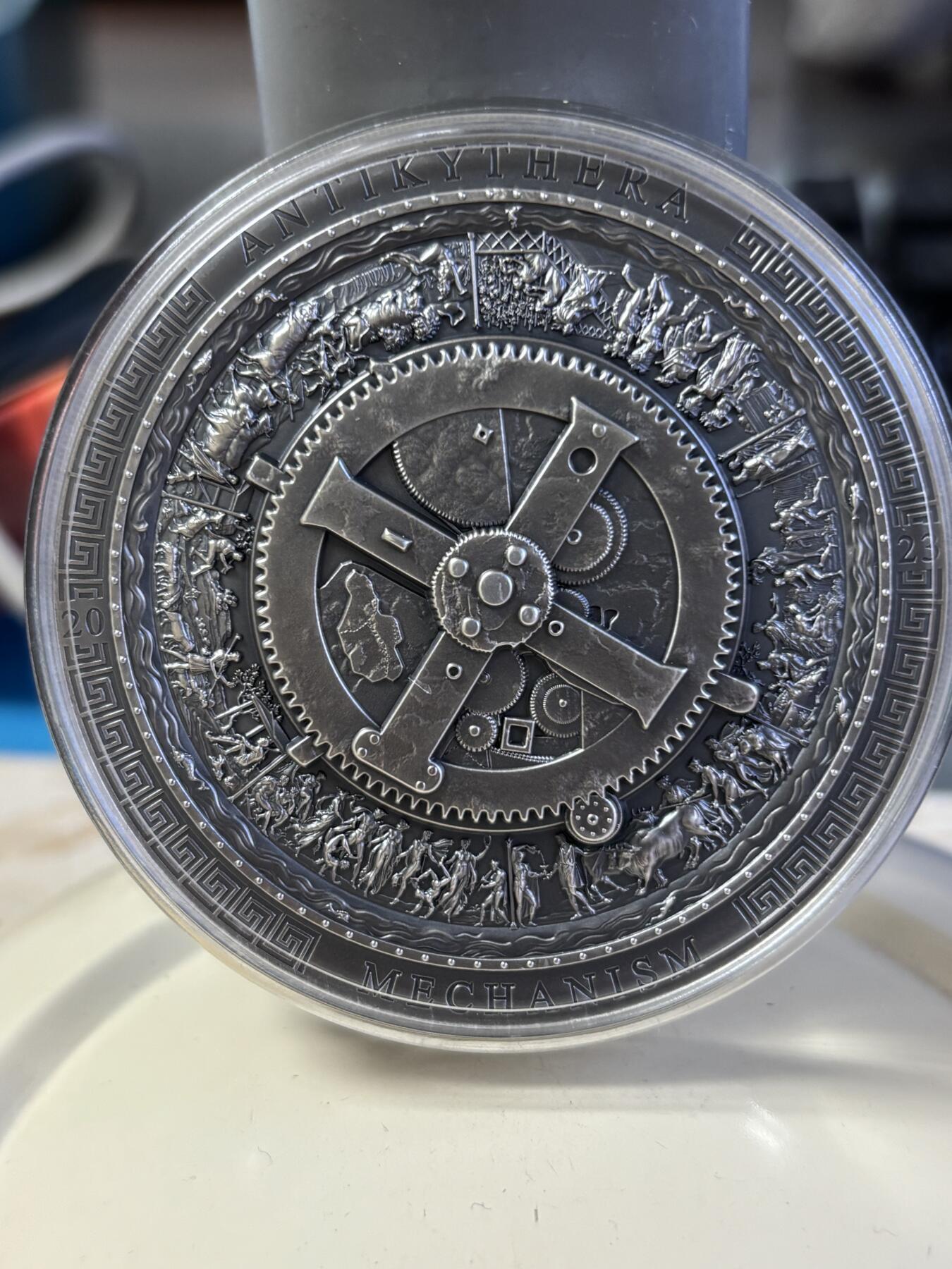 第181期拍卖 库克2023年考古系列10安提基特拉机械仿古纪念银币，999银，发行333枚，塑料盒有裂痕