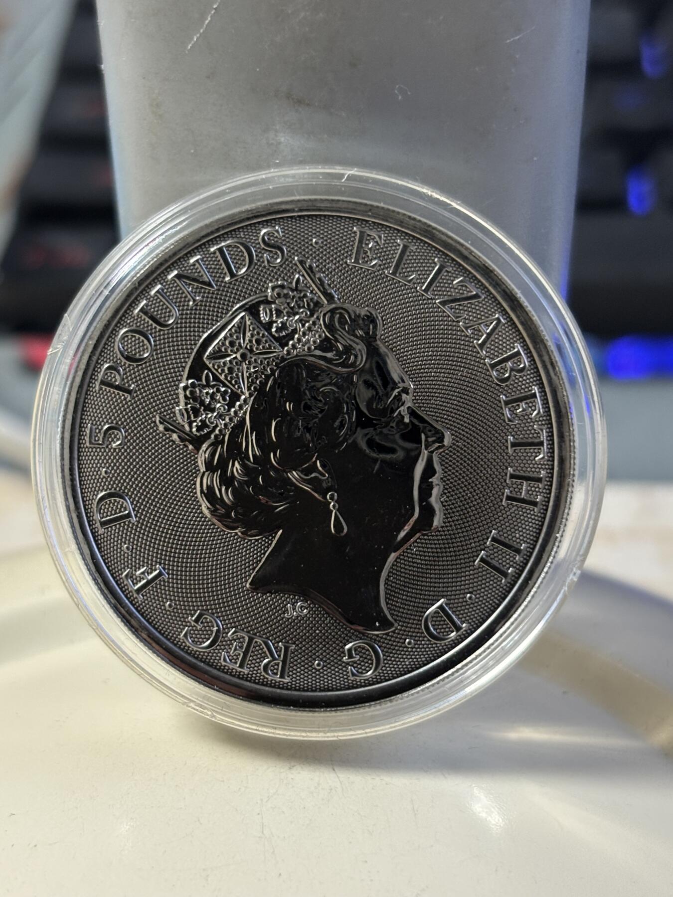 第181期拍卖 英国2018年女王神兽系列独角兽2盎司钌化镀金银币，999银钌化镀金，发行200枚