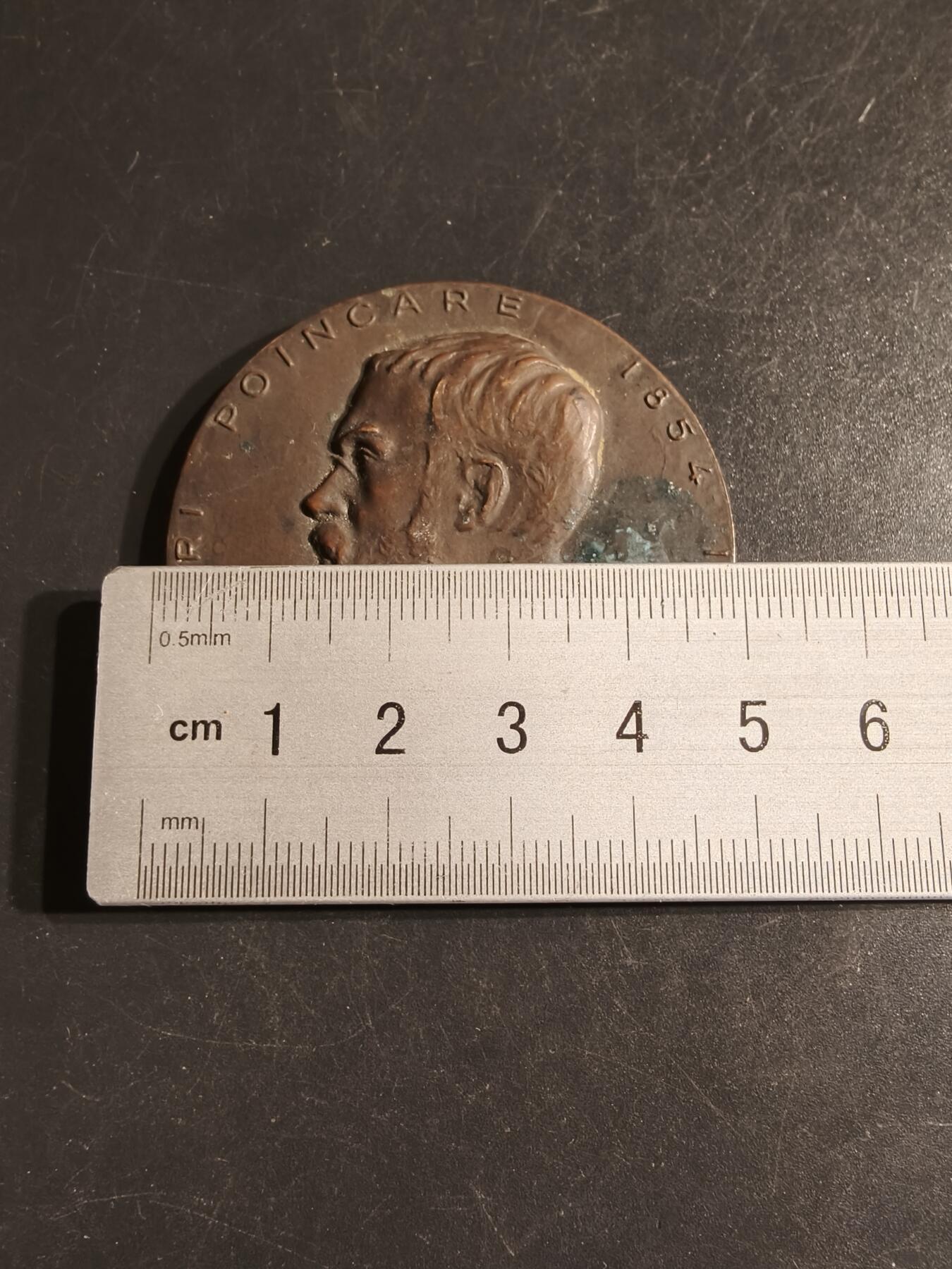 老王徽章第162期 法国联合船东海运公司 “亨利·庞加莱”号货船大铜章    亨利·庞加莱（Henri Poincaré）是法国著名的数学家、理论物理学家和科学哲学家     直径50mm.     重量61.7g