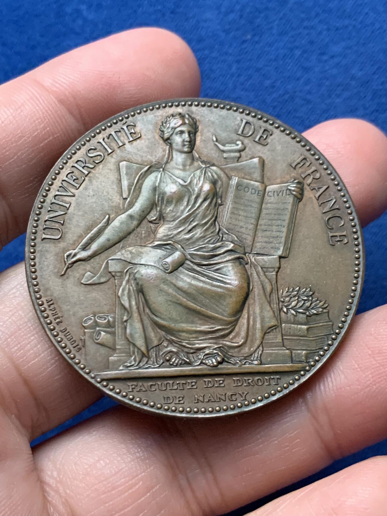 《竞宝斋》第436场 周日，周一2场连拍 （全场包邮） 1882年法兰西大学普瓦捷法学院纪念铜章 45克 45.2mm 丰饶角铜标