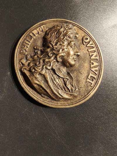 老王徽章第162期 -  法国诗歌竞赛大铜章    高浮雕     正面为17世纪著名剧作家菲利普·基诺     直径56mm.    重量72.2g