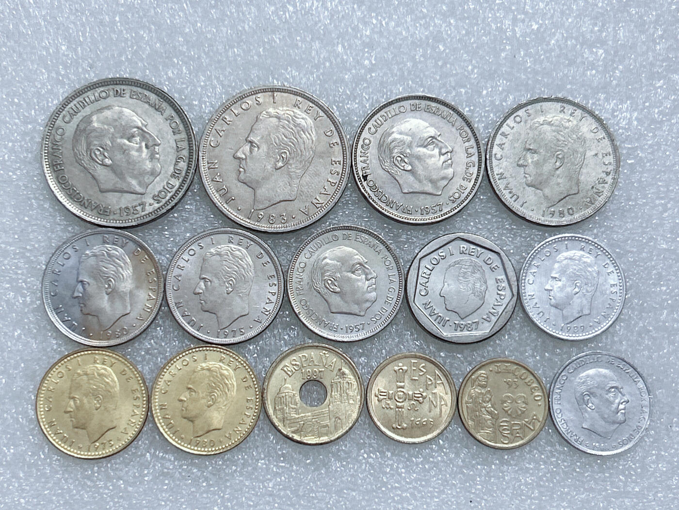 第一海外回流一元起拍收藏 散集专场  第264期 西班牙不同版本面值硬币 15枚 带光好品