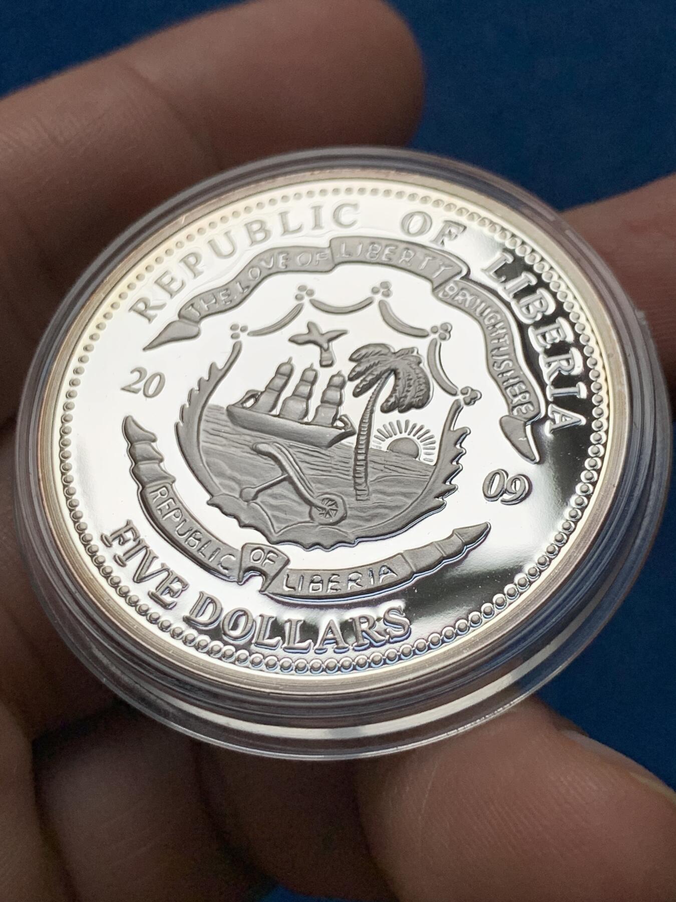 《竞宝斋》第436场 周日，周一2场连拍 （全场包邮） 利比里亚2009年奥巴马纪念币，39mm，铜镍镀银材质。