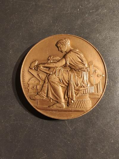老王徽章第162期 -  法国工业协会大铜章    直径50mm.   重量68.7g
