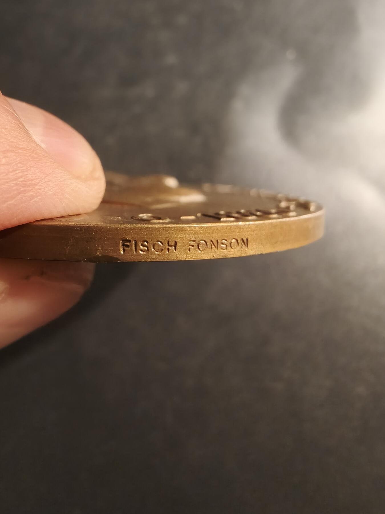 老王徽章第162期 卢森堡政治家“欧盟之父”之一的罗伯特舒曼大铜章     直径68mm.    重量127.6g