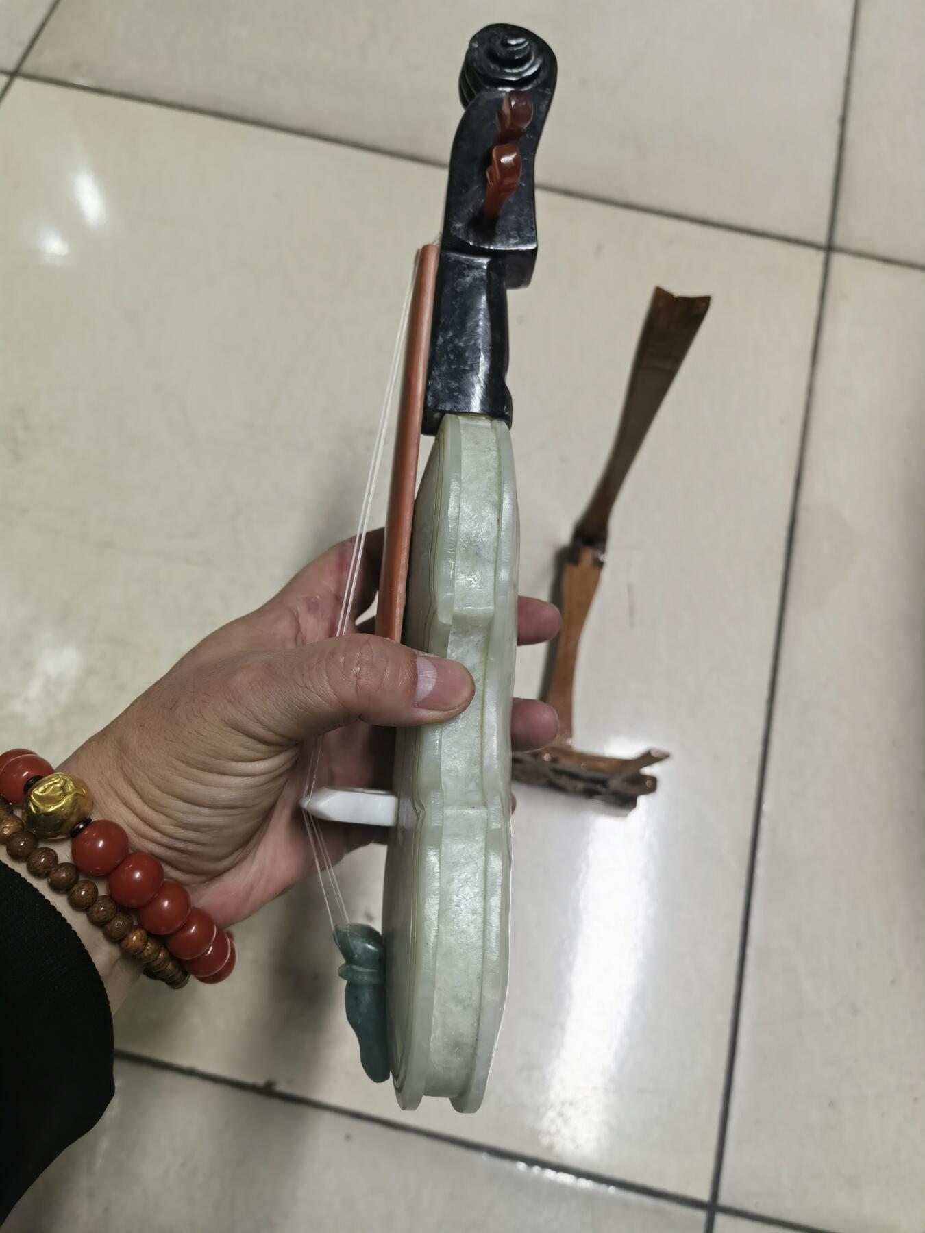 玉雕大师作品小提琴玉石摆件手工作品原盒