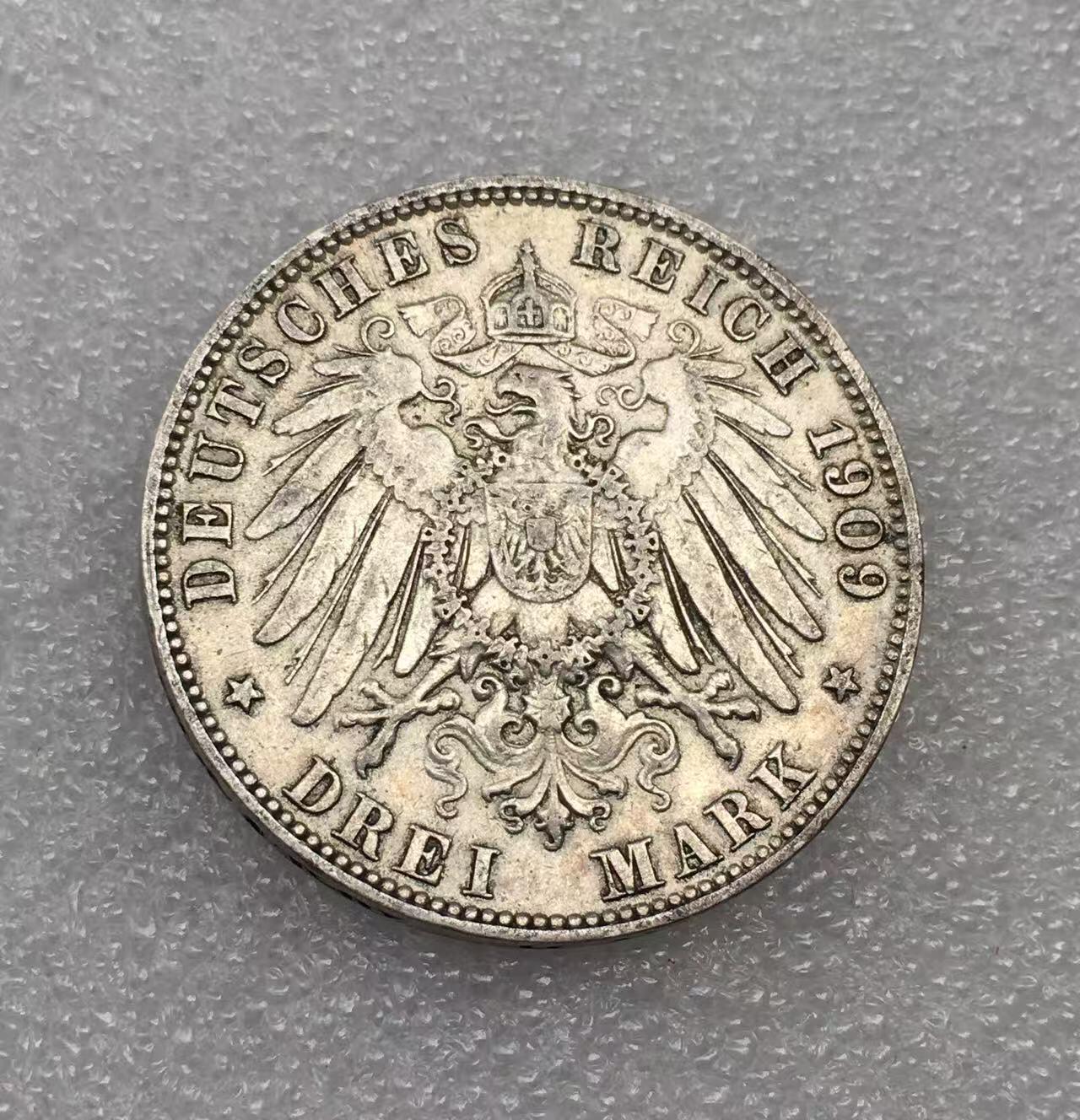 世界钱币专场拍卖 每周二开拍