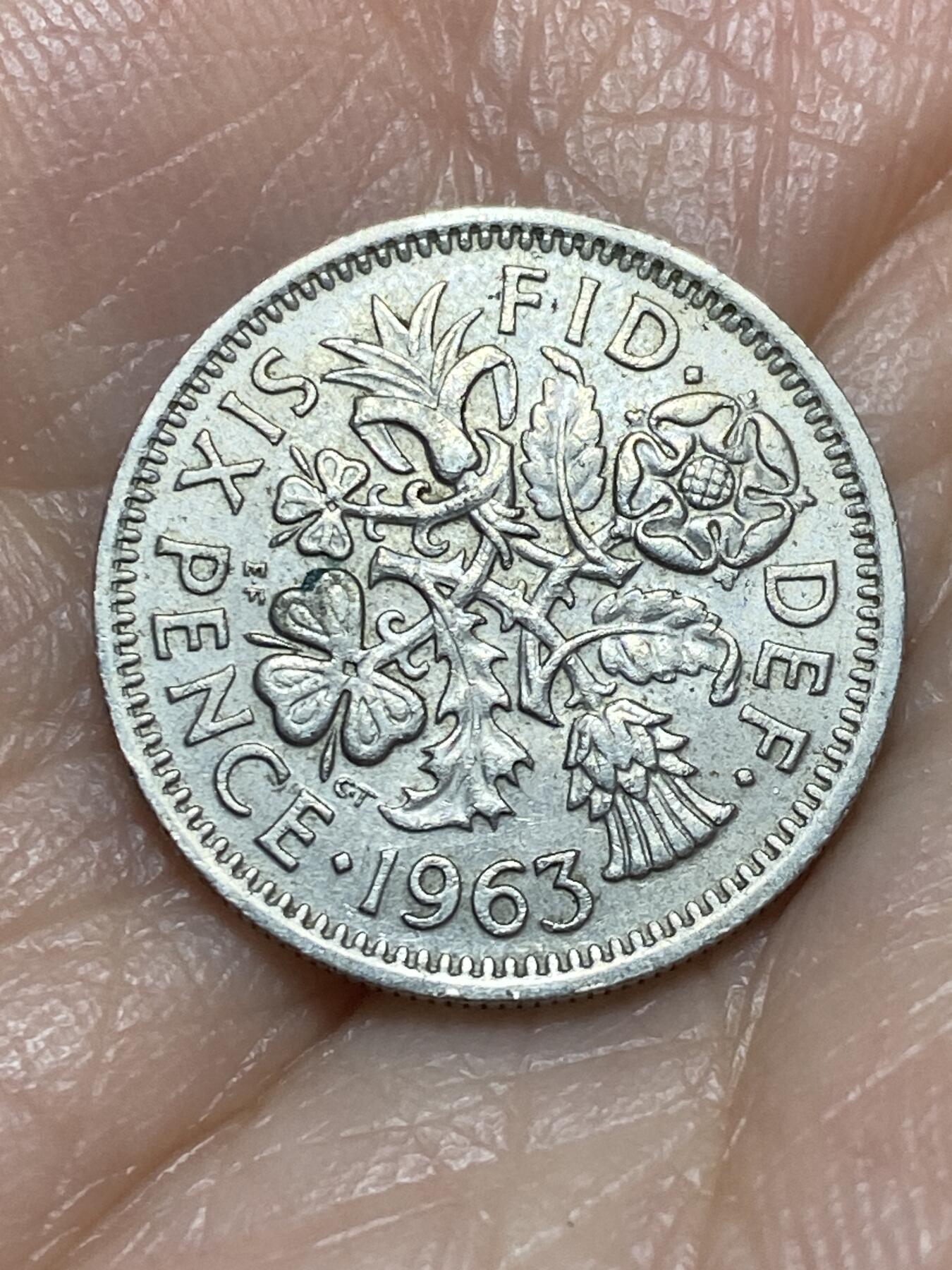 2025年第一百二十六场(总第一百五十二场）外国好品散币(免佣金) 英国🇬🇧1963年6便士(伊丽莎白二世青年桂冠第二版)