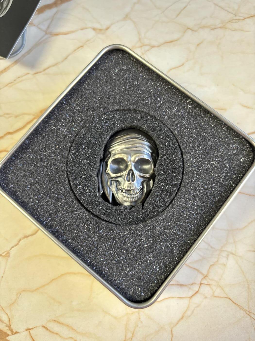 第181期拍卖 帕劳2017年海盗骷髅头1盎司3D立体异形仿古银币，999银，发行2500枚