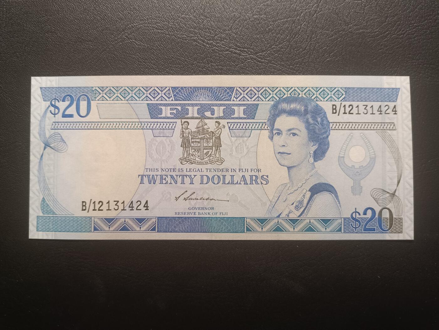 2025十一月第三期，总201期 斐济1988版20元AUNC，嘉德大勋章女王和传统房屋