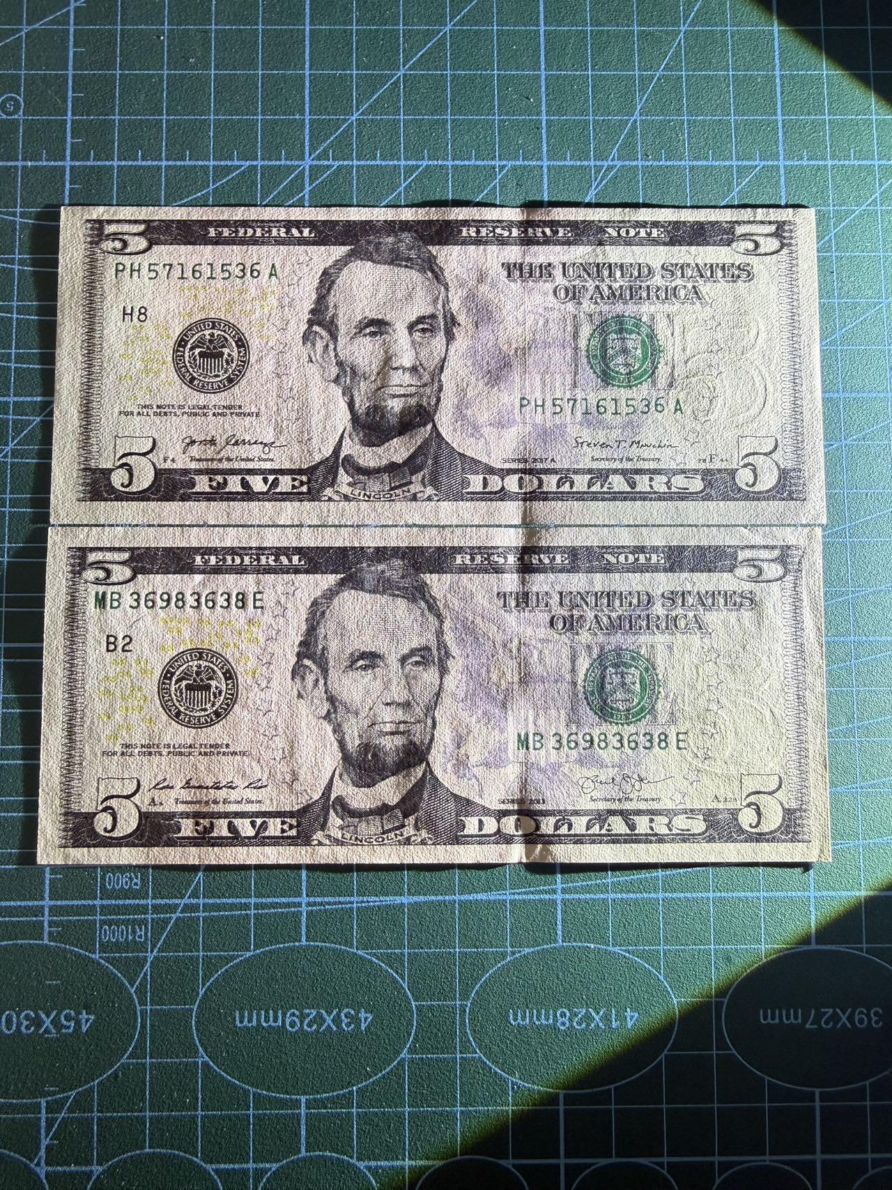 【炜奕收藏】，第五十期 美国5美元两张，UNC-/UNC品相，包含一张无47