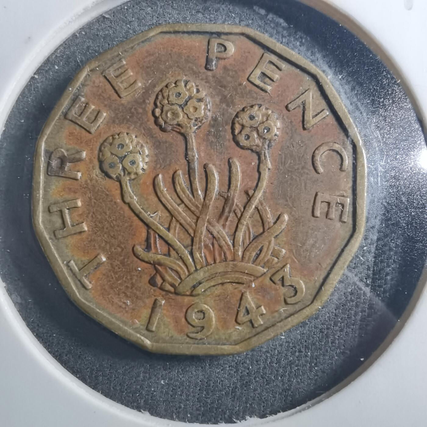 沼泽如烟--第896场 英国1943年3便士