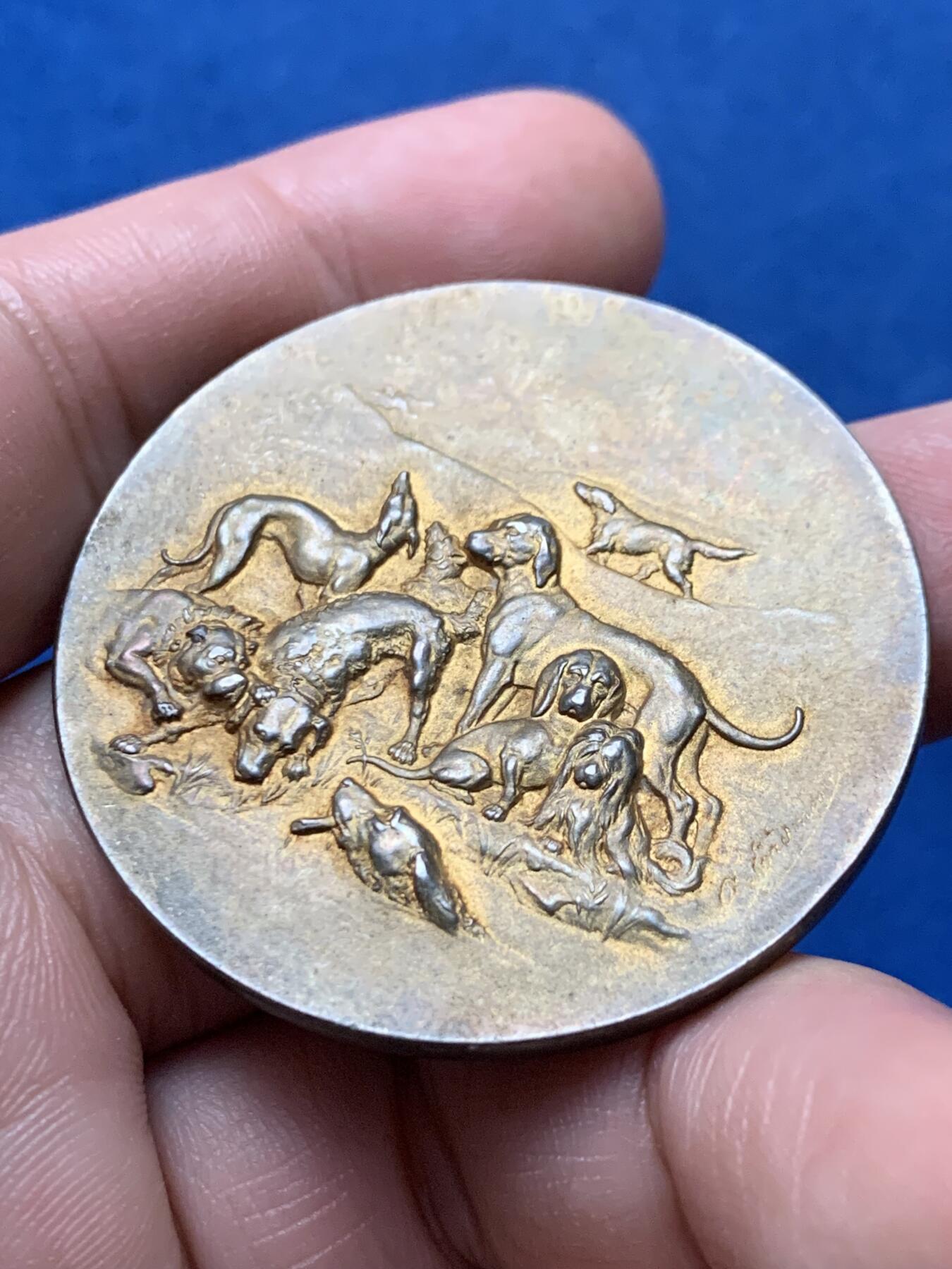 《竞宝斋》第436场 周日，周一2场连拍 （全场包邮） 1908年法国犬类博览会镀金银章 丰饶角1银标 44.25克 44mm