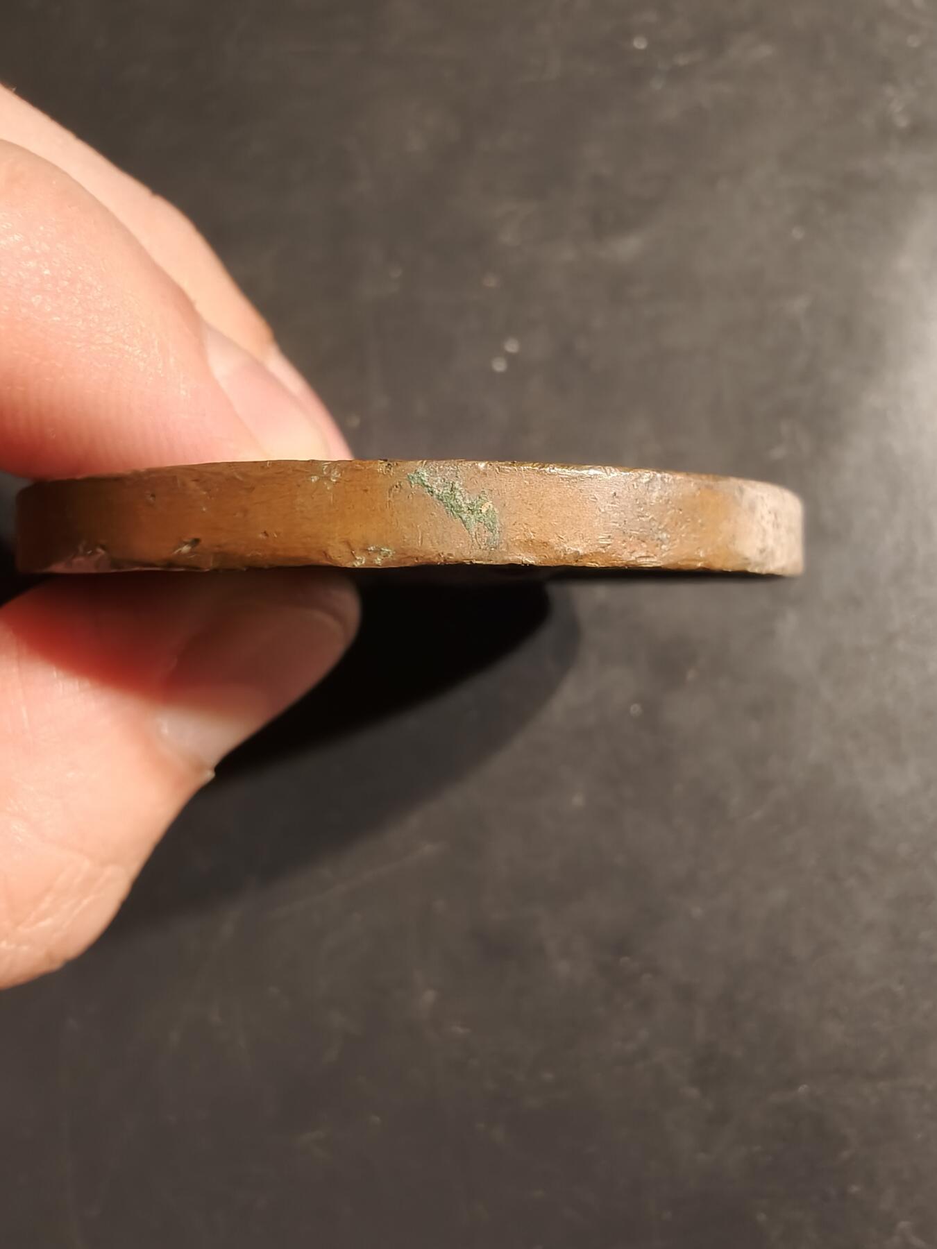 老王徽章第162期 法国恢复拿破仑一世时期旺多姆广场圆柱大铜章     高浮雕     直径54mm.    重量82.5g