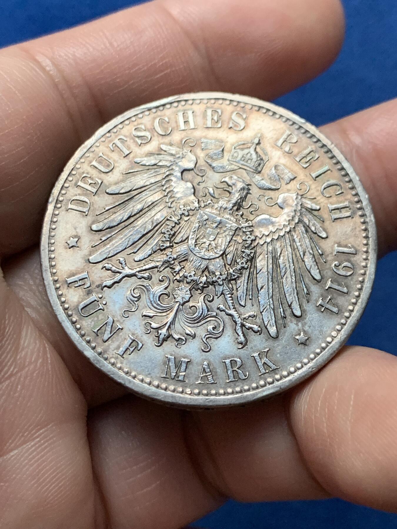 《竞宝斋》第436场 周日，周一2场连拍 （全场包邮） 德国1914年威廉二世军装5马克银币 双面带光 好品