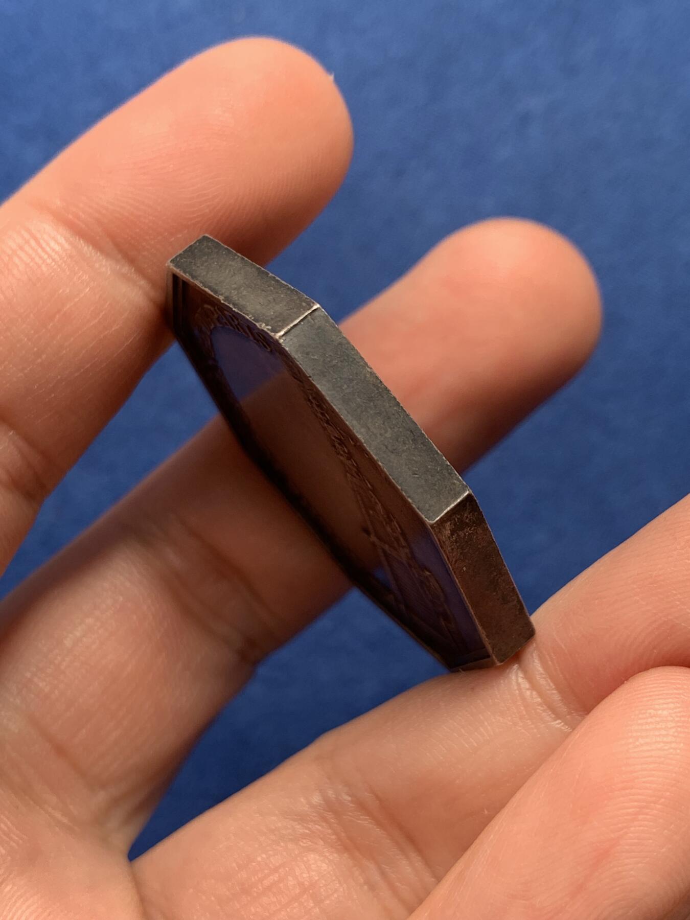 《竞宝斋》第436场 周日，周一2场连拍 （全场包邮） 法国拿破仑早期任波拿巴第一执政官八角银质代币，37.2MM，31.6克，早期无边铭，年轻的拿破仑头像非常帅气章也厚重