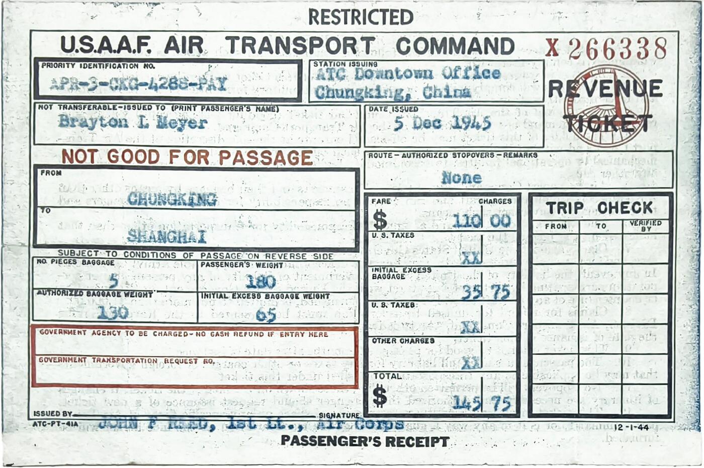 2025年吉藏纸杂文献秋季专场拍卖会 1945年12月5日重庆飞上海飞机票一张 15.1×10.1cm
