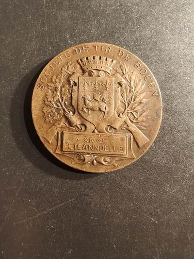 老王徽章第162期 - 法国鲁昂射击协会大铜章     直径41mm.    重量31g