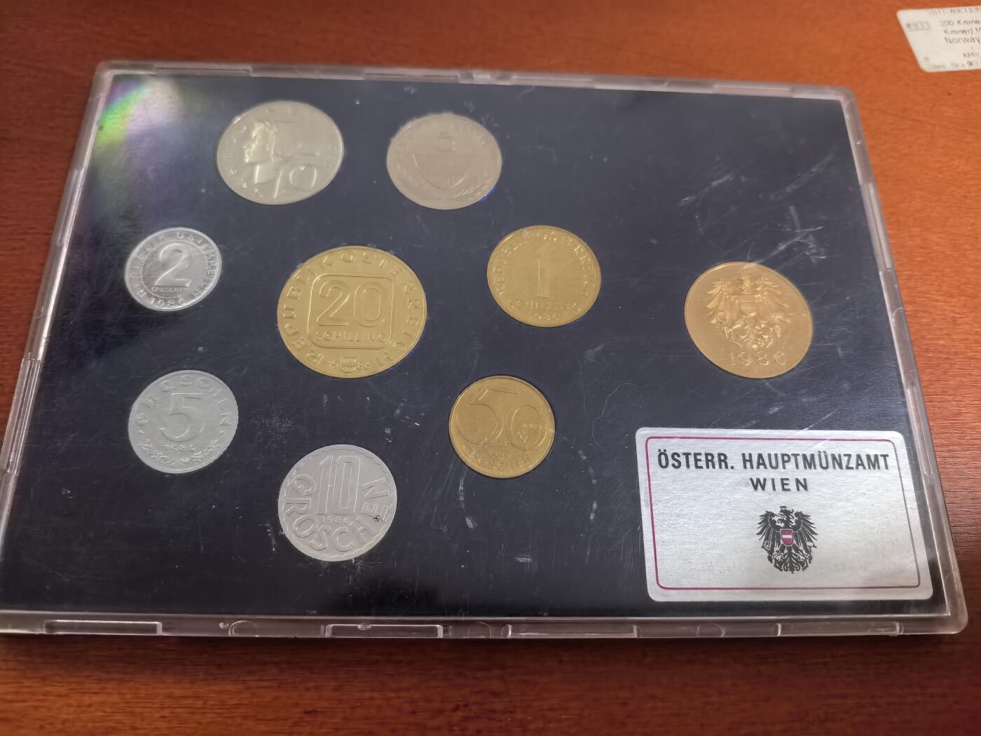 长老汇蛇年精选第七十二场拍卖 1986奥地利8枚套卡装，无外纸，含1枚造币厂铜章