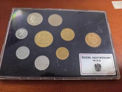 长老汇马年精选第十三场拍卖 - 1986奥地利8枚套卡装，无外纸，含1枚造币厂铜章