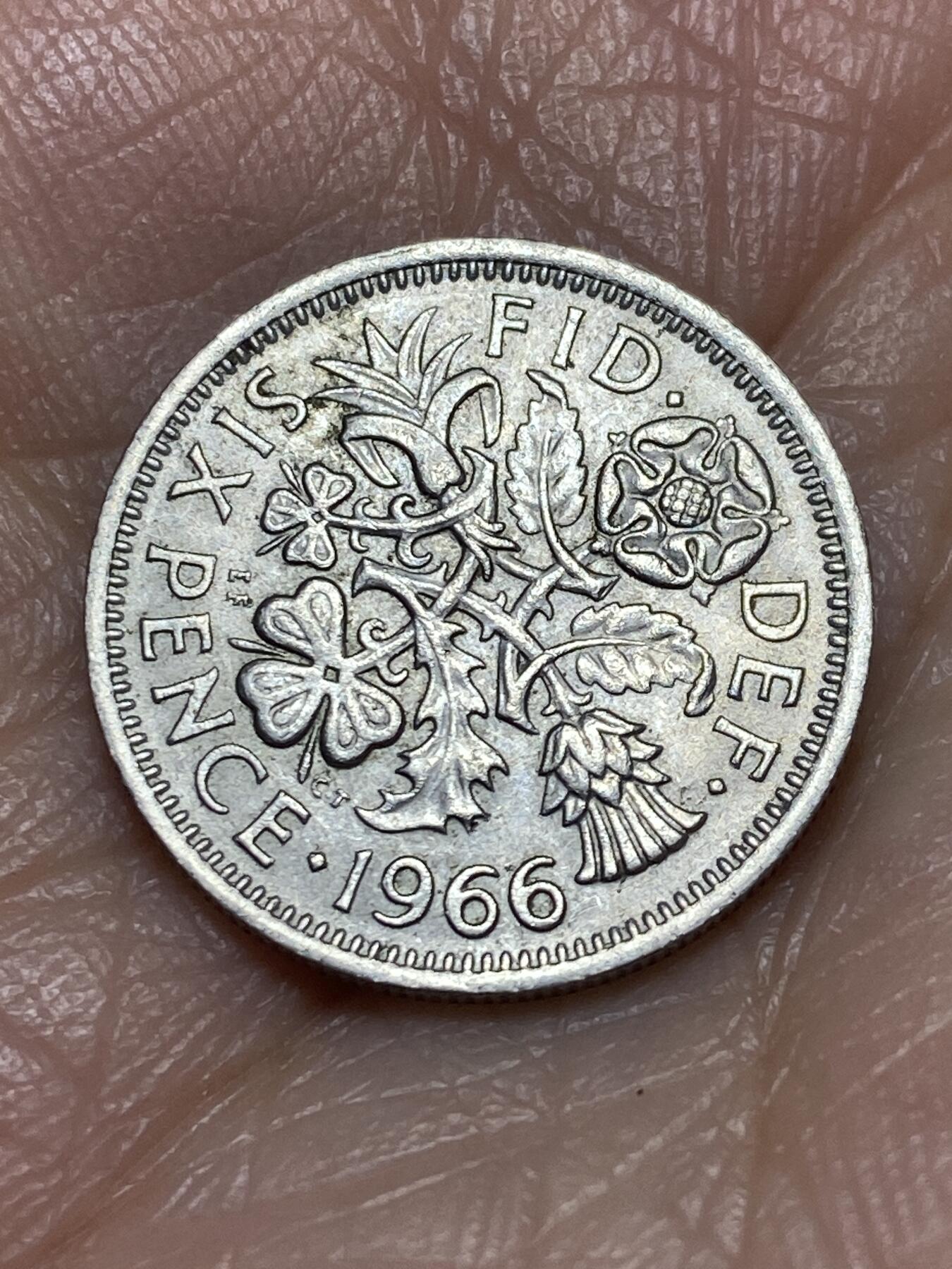 2025年第一百二十六场(总第一百五十二场）外国好品散币(免佣金) 英国🇬🇧1966年6便士(伊丽莎白二世青年桂冠第二版)