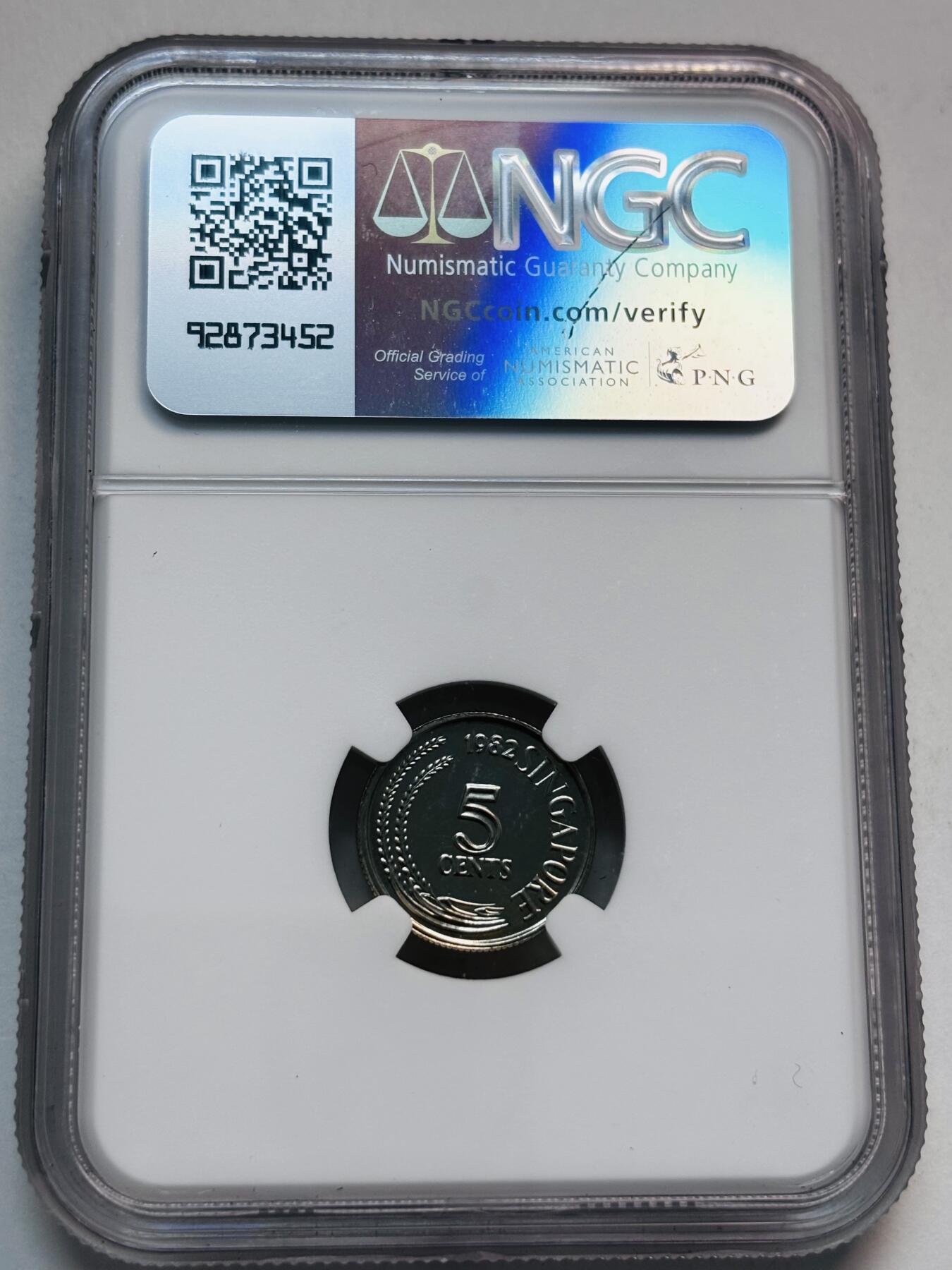 文馨钱币收藏第 280 场， 长期接收代拍品 少见新加坡首版 1982 年 5 分 NGC 评级 MS66 分