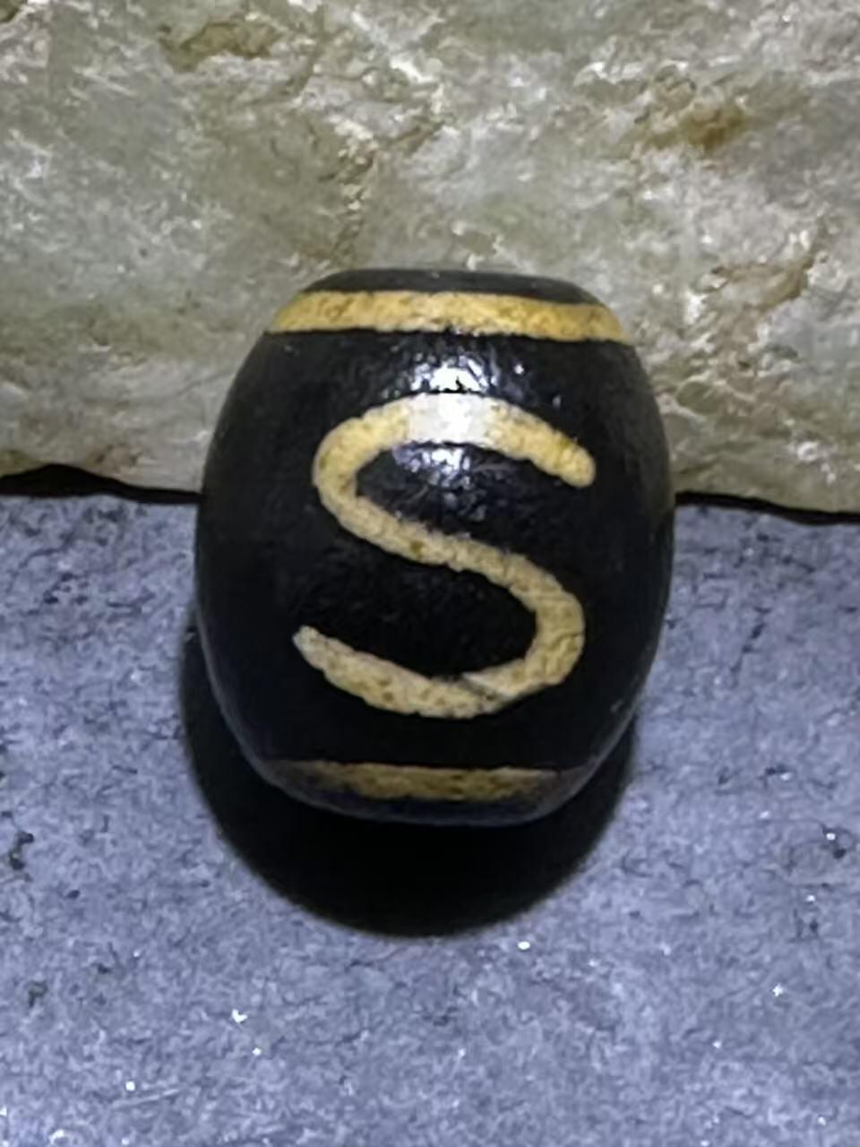 仅此一颗，精品藏传金钱钩玛瑙天珠一颗