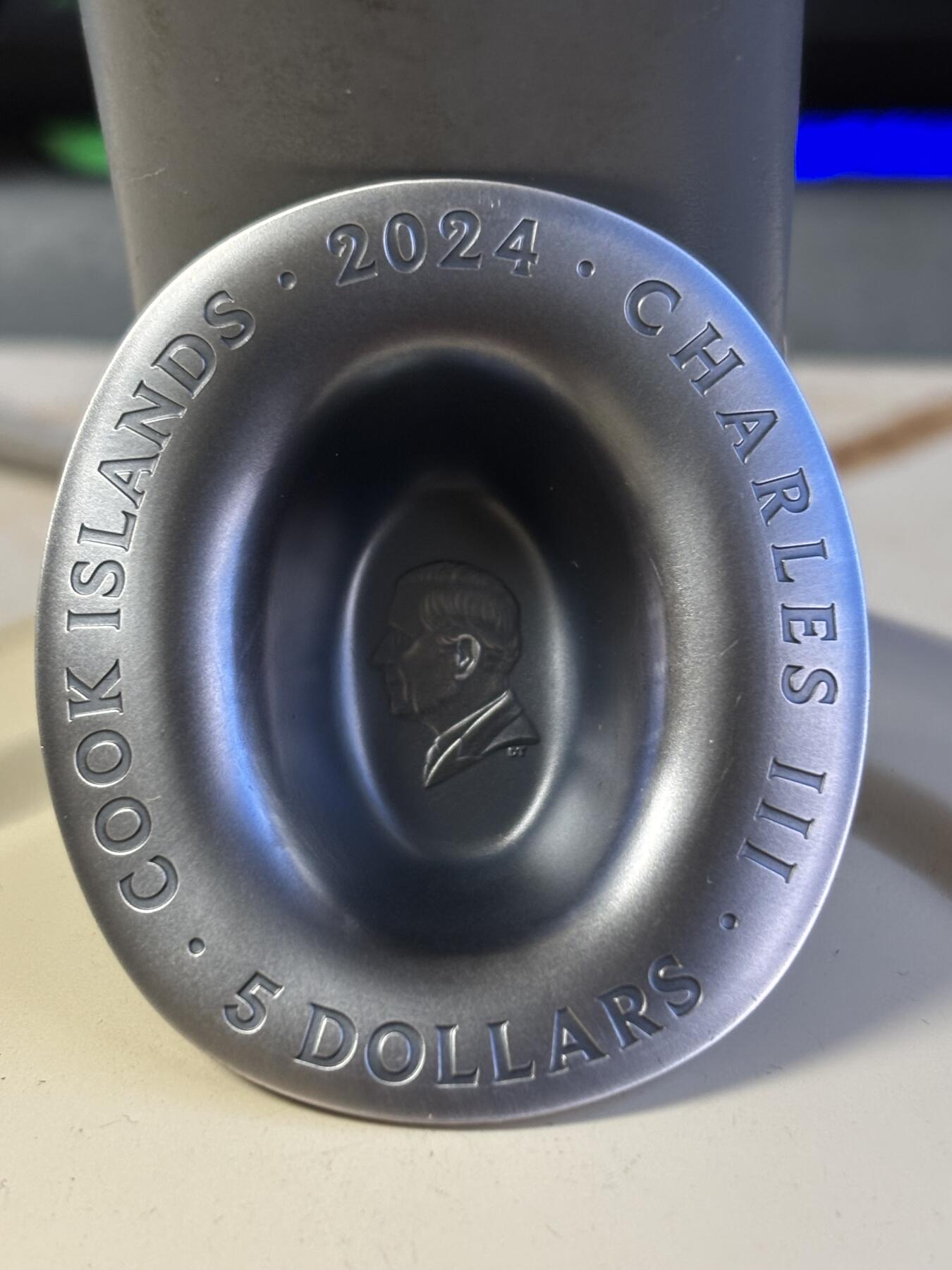 第181期拍卖 库克2024年牛仔帽异形1盎司纪念银币，999银，发行499枚