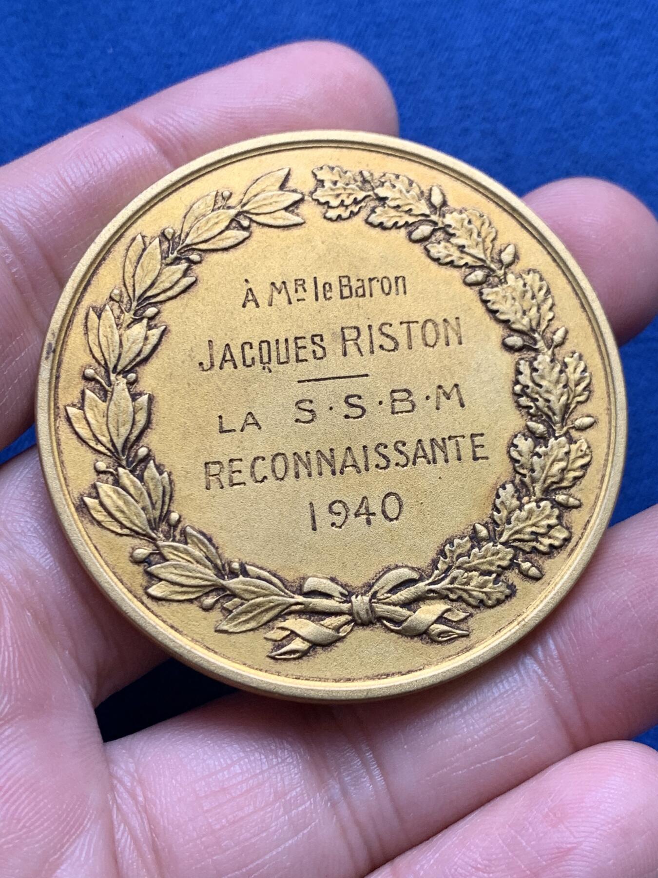 《竞宝斋》第436场 周日，周一2场连拍 （全场包邮） 法兰西军人伤员救助协会镀金铜章 55.25克 50mm 带盒