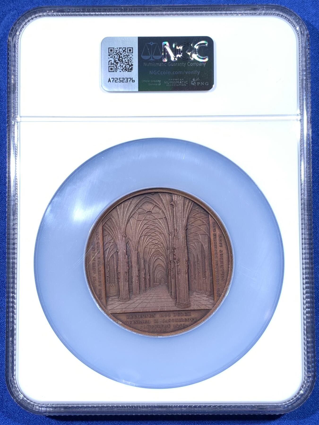 《竞宝斋》第436场 周日，周一2场连拍 （全场包邮） NGC MS62BN 奥地利古典大铜章，维也纳圣斯特凡大教堂，大师Wiener名誉作品。1862年古董原版，60mm，欧洲著名教堂系列，Wiener手雕章精品，细节刻画极其惊叹，实物精美！加大加厚盒。