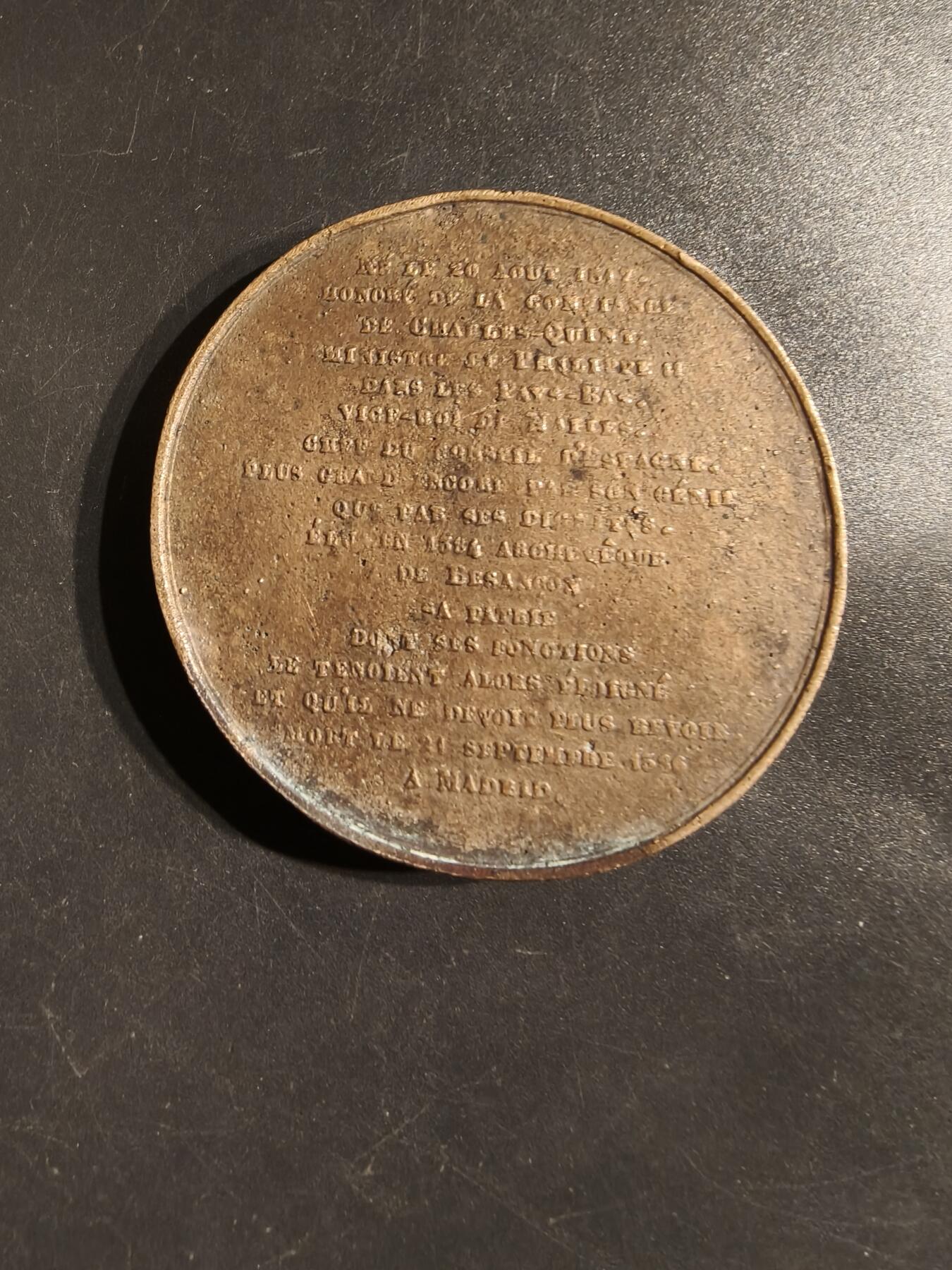老王徽章第162期 勃艮第16世纪政治家安托万·佩雷诺·德·格兰维勒纪念章     直径52mm.    重量64.5g