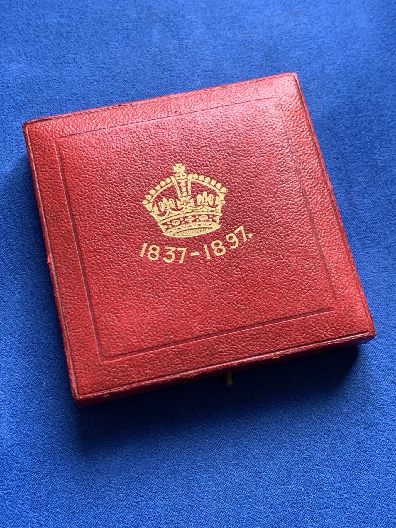 《竞宝斋》第436场 周日，周一2场连拍 （全场包邮） 英国维多利亚登基60周年大铜章 77克 55.2mm 带原盒