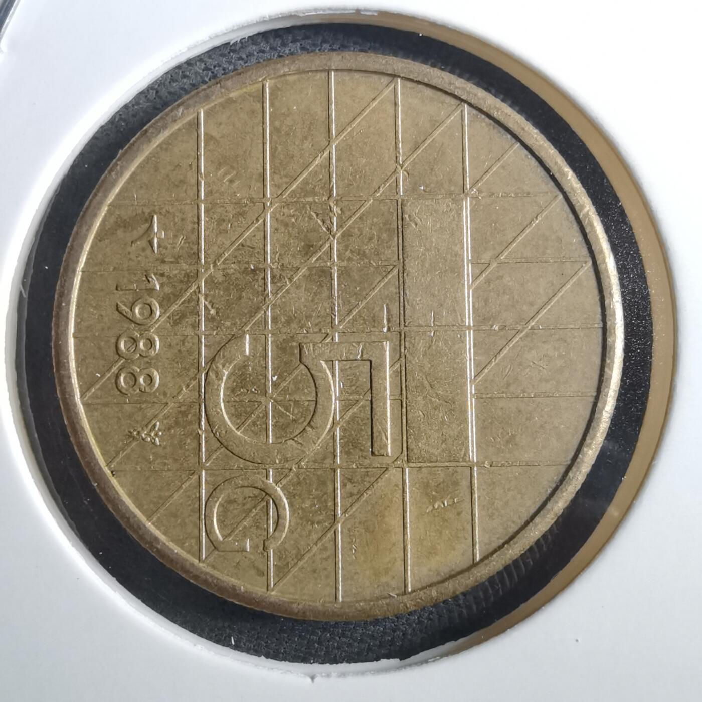 沼泽如烟--第897场 荷兰1988年5盾