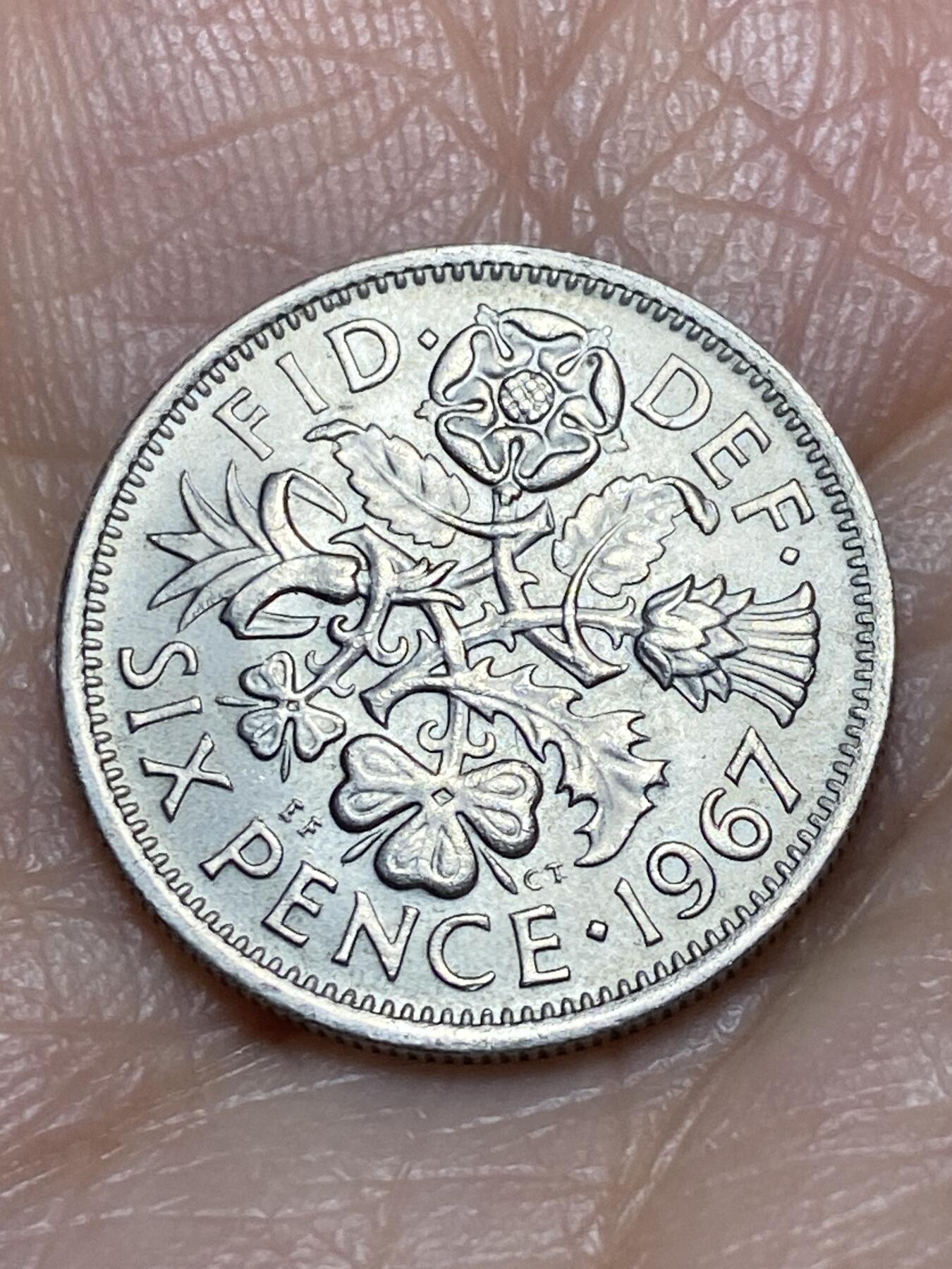 2025年第一百二十六场(总第一百五十二场）外国好品散币(免佣金) 英国🇬🇧1967年6便士(伊丽莎白二世青年桂冠第二版，普制币关门年)